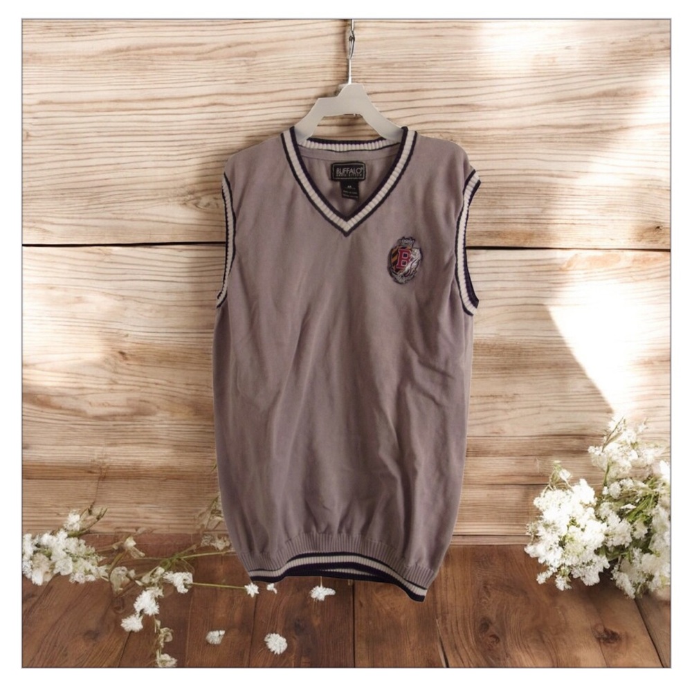 Women’s Buffalo VTG Knit Preppy -Logo -Crest Collegiate Sweater Vest -EUC Sz L - Picture 5 of 13